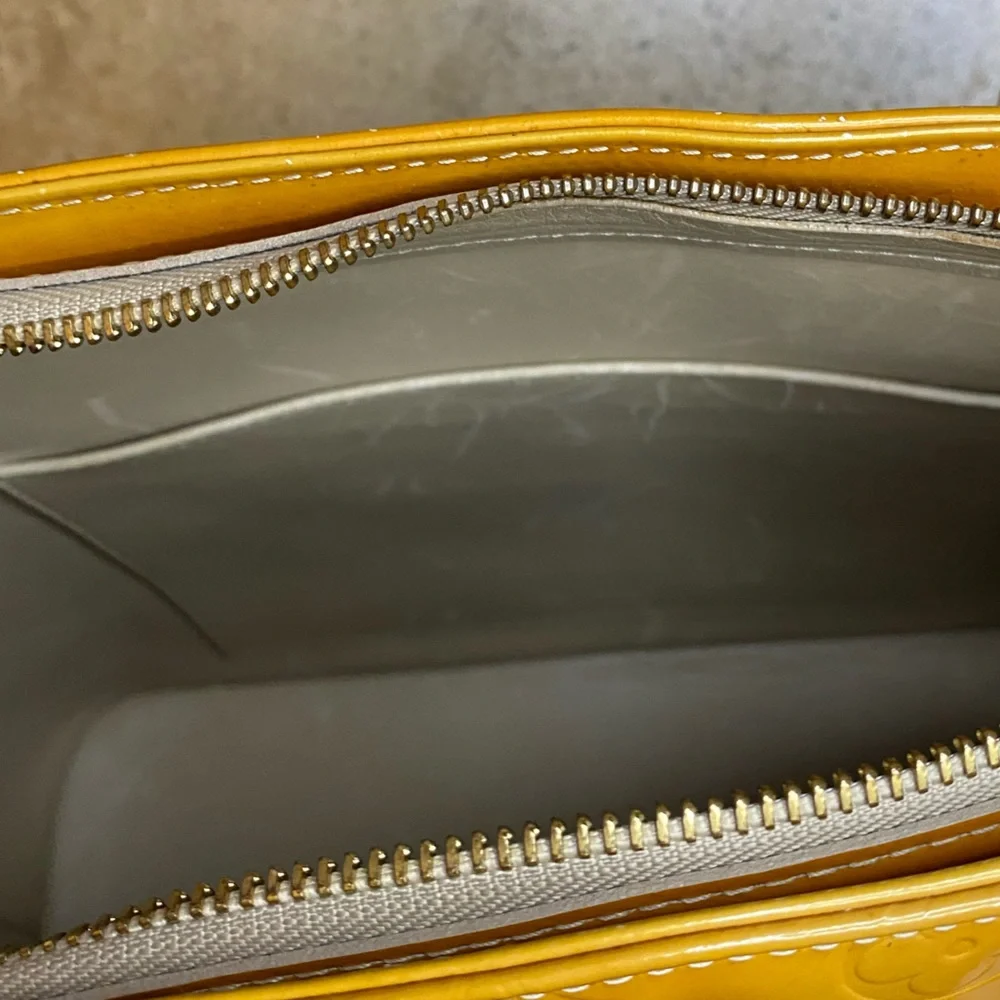 Louis Vuitton Beige Monogram Vernis Leather Houston Bag - Picture 9 of 12